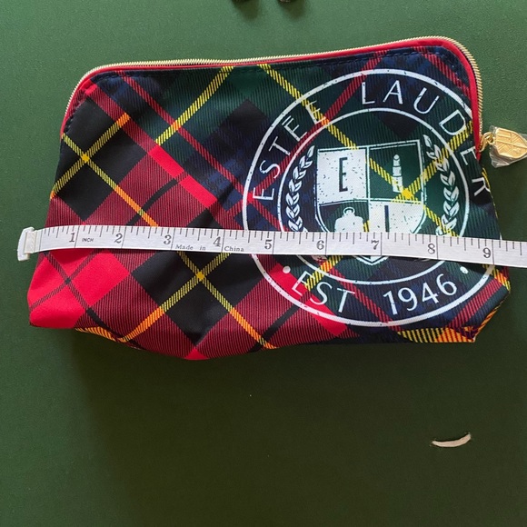 Estee Lauder New Makeup Bag w/Earrings & Lipstick - Picture 9 of 15